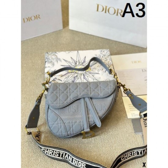 2024SS tote bag DIOR that celebrities are getting this season 2024SS tote bag DIOR that celebrities are getting this season