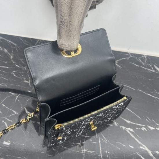 Limited quantity miraculous arrival 2024SS shoulder bag DIOR Dior Limited quantity miraculous arrival 2024SS shoulder bag DIOR Dior