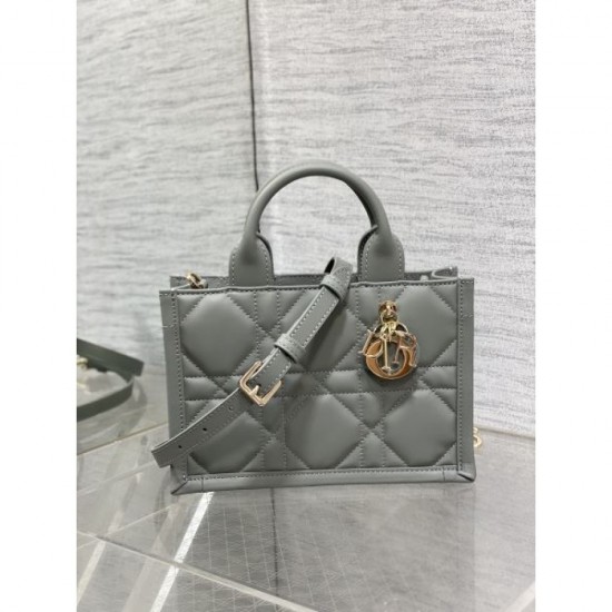 2024SS tote bag DIOR that you absolutely want and can get 2024SS tote bag DIOR that you absolutely want and can get