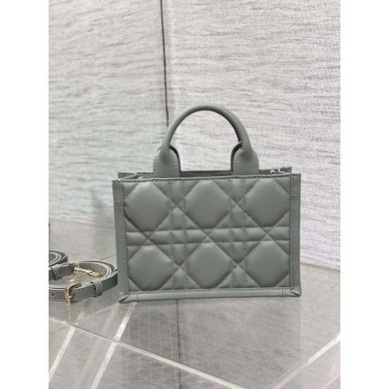 2024SS tote bag DIOR that you absolutely want and can get 2024SS tote bag DIOR that you absolutely want and can get