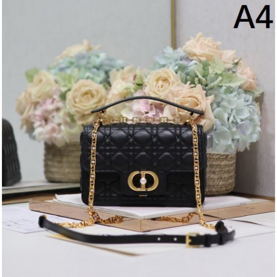 At the cutting edge of trends 2024SS tote bag DIOR At the cutting edge of trends 2024SS tote bag DIOR