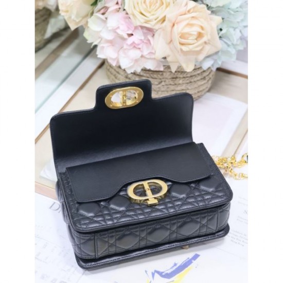 At the cutting edge of trends 2024SS tote bag DIOR At the cutting edge of trends 2024SS tote bag DIOR