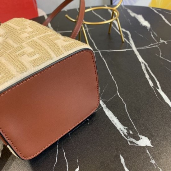 Sale at attractive price 2024SS tote bag FENDI Sale at attractive price 2024SS tote bag FENDI