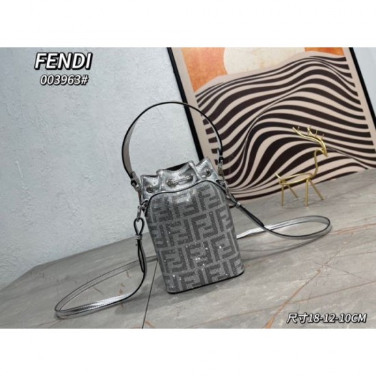 Sale at attractive price 2024SS tote bag FENDI Sale at attractive price 2024SS tote bag FENDI