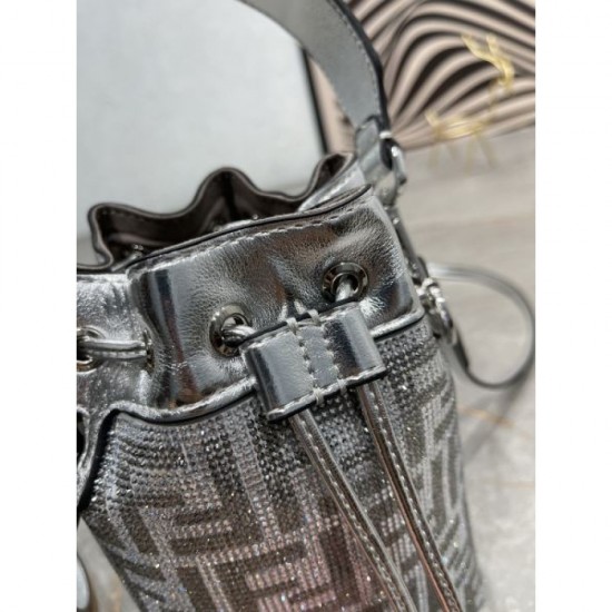 Sale at attractive price 2024SS tote bag FENDI Sale at attractive price 2024SS tote bag FENDI