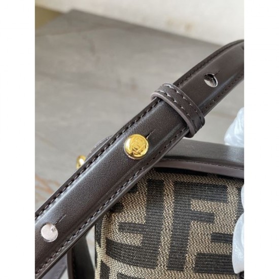 Item with high expectations 2024SS tote bag FENDI Item with high expectations 2024SS tote bag FENDI