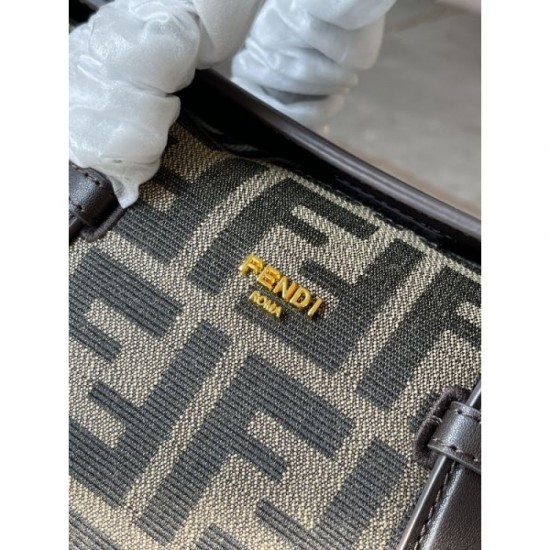 Item with high expectations 2024SS tote bag FENDI Item with high expectations 2024SS tote bag FENDI