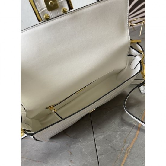 Brand not yet landed in Japan 2024SS tote bag FENDI Brand not yet landed in Japan 2024SS tote bag FENDI