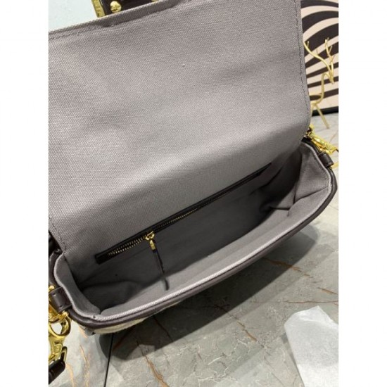 2024SS tote bag with a mature atmosphere FENDI 2024SS tote bag with a mature atmosphere FENDI