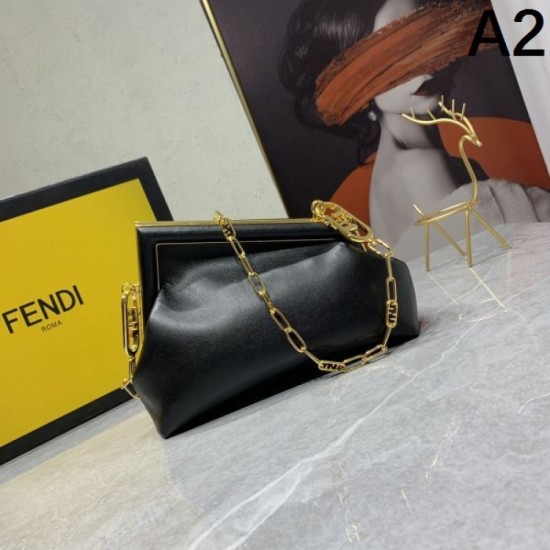 2024SS shoulder bag with a retro atmosphere FENDI 2024SS shoulder bag with a retro atmosphere FENDI
