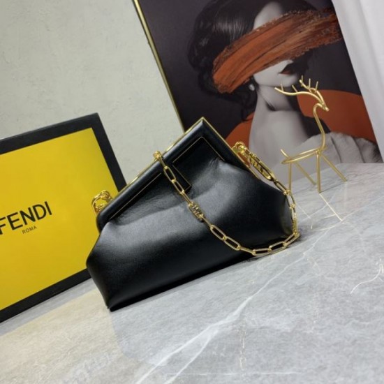 2024SS shoulder bag with a retro atmosphere FENDI 2024SS shoulder bag with a retro atmosphere FENDI