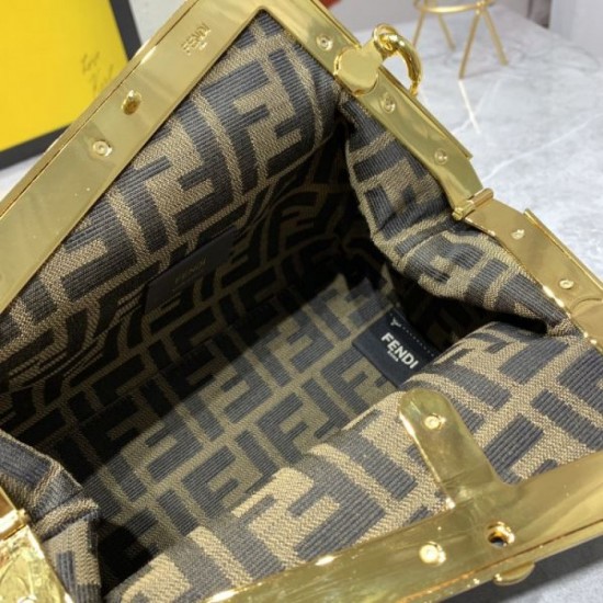 2024SS shoulder bag with a retro atmosphere FENDI 2024SS shoulder bag with a retro atmosphere FENDI