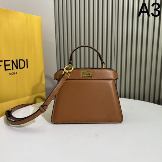 Classic street style 2024SS tote bag FENDI Classic street style 2024SS tote bag FENDI
