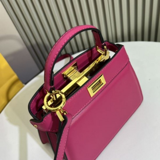 Classic street style 2024SS tote bag FENDI Classic street style 2024SS tote bag FENDI