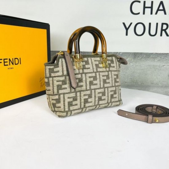 Advance sale limited to overseas customers 2024SS tote bag FENDI Advance sale limited to overseas customers 2024SS tote bag FENDI