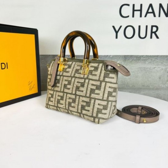 Advance sale limited to overseas customers 2024SS tote bag FENDI Advance sale limited to overseas customers 2024SS tote bag FENDI