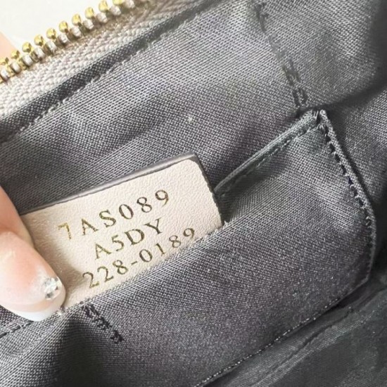 Advance sale limited to overseas customers 2024SS tote bag FENDI Advance sale limited to overseas customers 2024SS tote bag FENDI