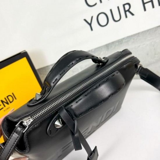Fans flock to new summer products 2024SS tote bag FENDI Fans flock to new summer products 2024SS tote bag FENDI