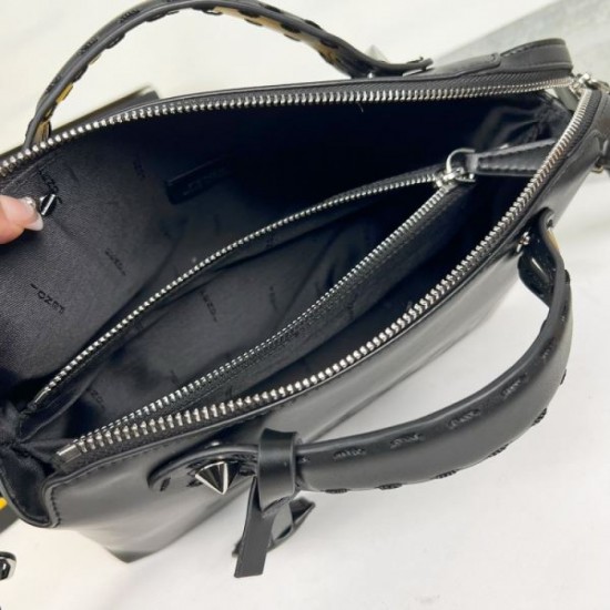Fans flock to new summer products 2024SS tote bag FENDI Fans flock to new summer products 2024SS tote bag FENDI