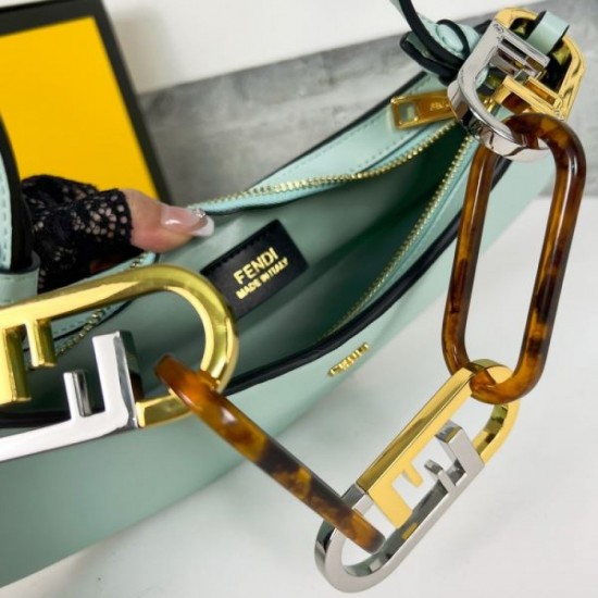 2024SS tote bag used by celebrities and celebrities FENDI 2024SS tote bag used by celebrities and celebrities FENDI