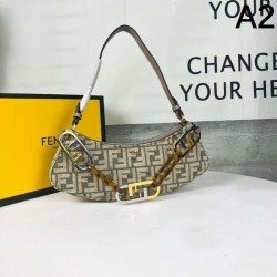 2024SS tote bag that is useful during the change of seasons FENDI