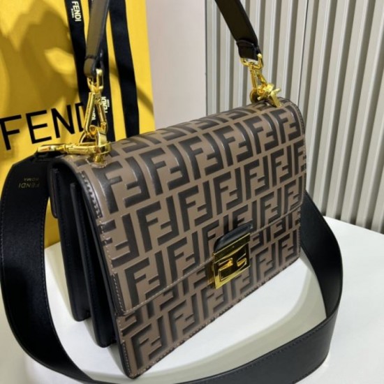 Summer new item that is sure to be a hit this season 2024SS tote bag FENDI Summer new item that is sure to be a hit this season 2024SS tote bag FENDI
