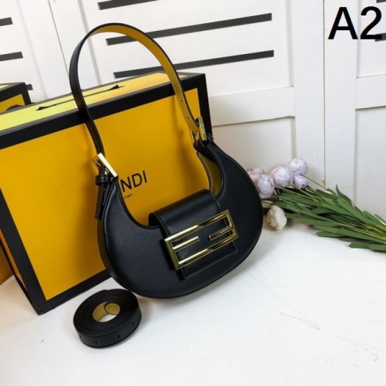 Style that can be used for summer 2024SS tote bag FENDI Style that can be used for summer 2024SS tote bag FENDI