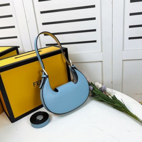 Style that can be used for summer 2024SS tote bag FENDI Style that can be used for summer 2024SS tote bag FENDI