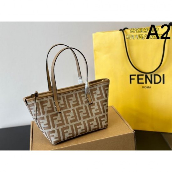 Eye-catching - distinctive design 2024SS tote bag FENDI Eye-catching - distinctive design 2024SS tote bag FENDI
