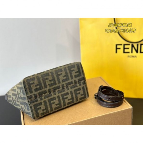 Eye-catching - distinctive design 2024SS tote bag FENDI Eye-catching - distinctive design 2024SS tote bag FENDI