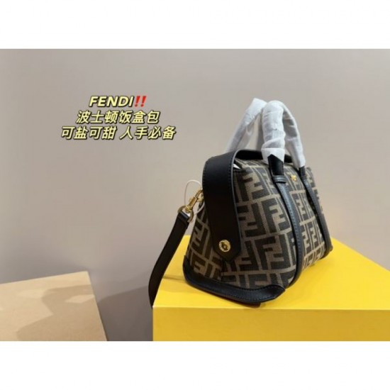 Unique item that will take center stage 2024SS tote bag FENDI Unique item that will take center stage 2024SS tote bag FENDI