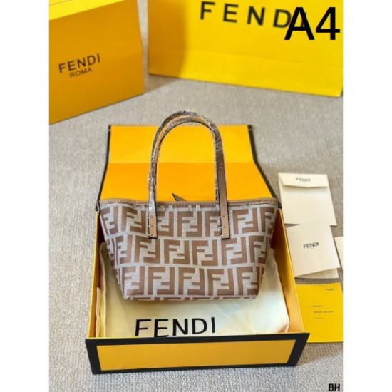 A must-have item for fashionistas 2024SS tote bag FENDI A must-have item for fashionistas 2024SS tote bag FENDI