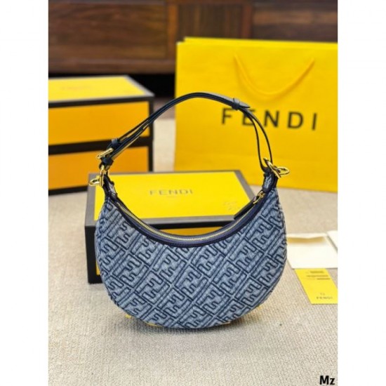Limited design very popular before sold out 2024SS tote bag FENDI Limited design very popular before sold out 2024SS tote bag FENDI