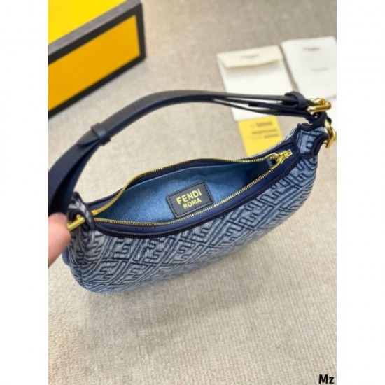 Limited design very popular before sold out 2024SS tote bag FENDI Limited design very popular before sold out 2024SS tote bag FENDI