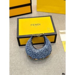 Sold out item Sure to be a hit in the summer 2024SS tote bag FENDI