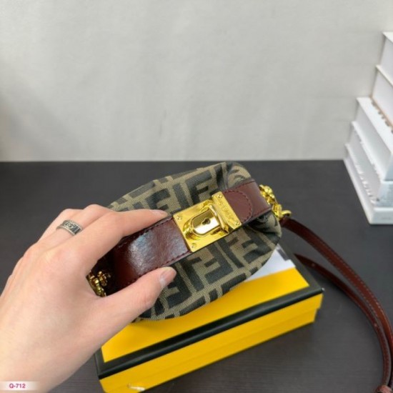 Wonderful design out of stock brand 2024SS tote bag FENDI Wonderful design out of stock brand 2024SS tote bag FENDI