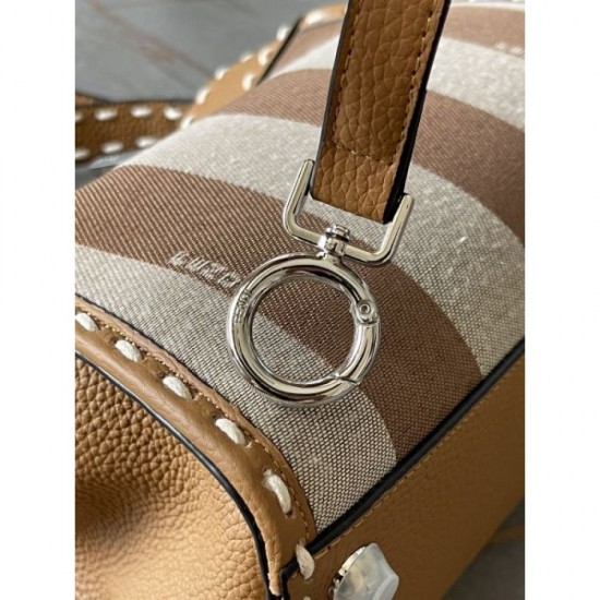 FENDI 2024FW New autumn tote bag that is sure to be a hit this season FENDI 2024FW New autumn tote bag that is sure to be a hit this season