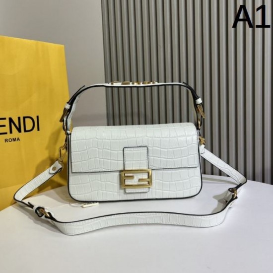 FENDI 2024FW This autumn's must-have item tote bag FENDI 2024FW This autumn's must-have item tote bag