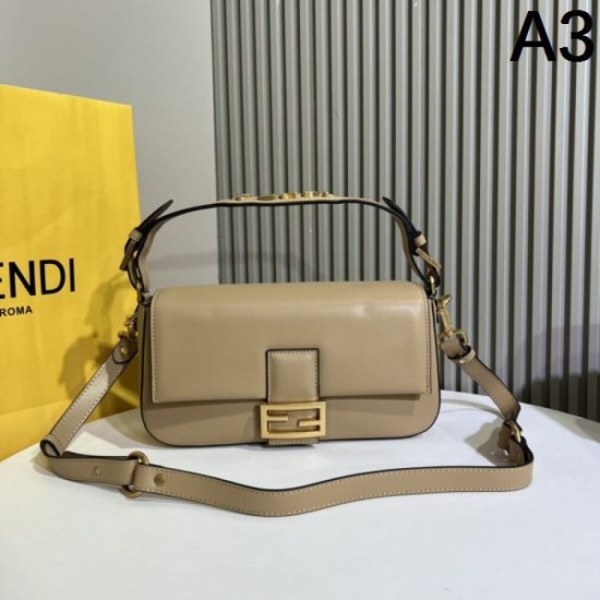 FENDI 2024FW This autumn's must-have item tote bag FENDI 2024FW This autumn's must-have item tote bag