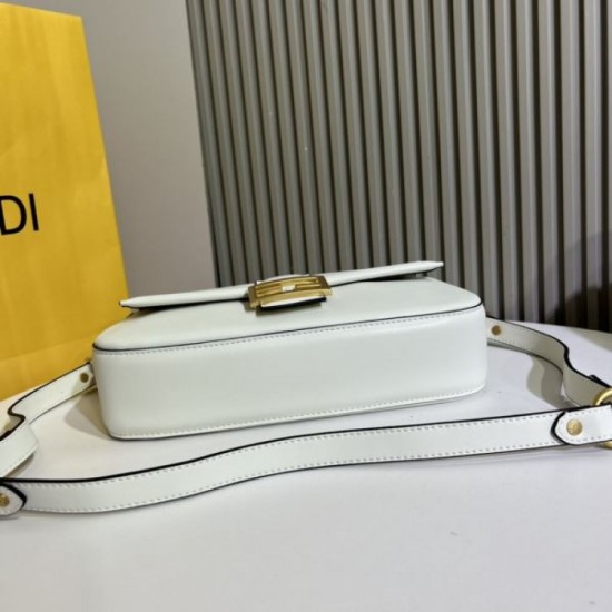 FENDI 2024FW This autumn's must-have item tote bag FENDI 2024FW This autumn's must-have item tote bag