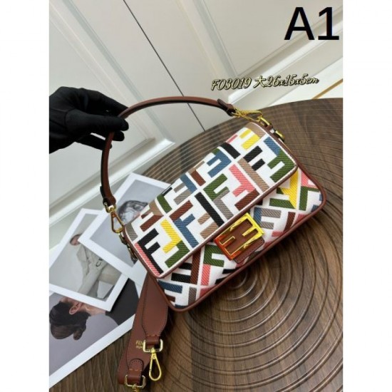 FENDI 2024FW Tote bag useful for changing seasons FENDI 2024FW Tote bag useful for changing seasons