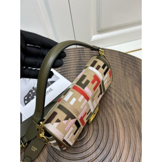 FENDI 2024FW Tote bag useful for changing seasons FENDI 2024FW Tote bag useful for changing seasons