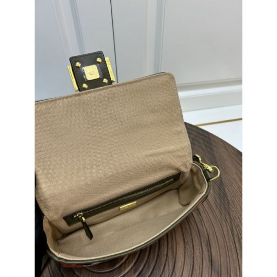 FENDI 2024FW Tote bag useful for changing seasons FENDI 2024FW Tote bag useful for changing seasons