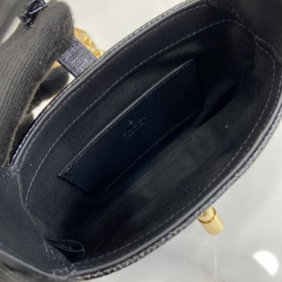 Summer new item 2024SS tote bag GUCCI that will be loved by many users Summer new item 2024SS tote bag GUCCI that will be loved by many users