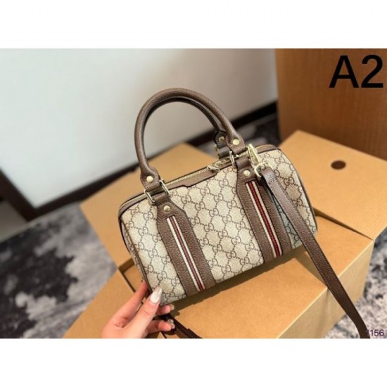 Finished with a sexy style 2024SS tote bag GUCCI Gucci Finished with a sexy style 2024SS tote bag GUCCI Gucci