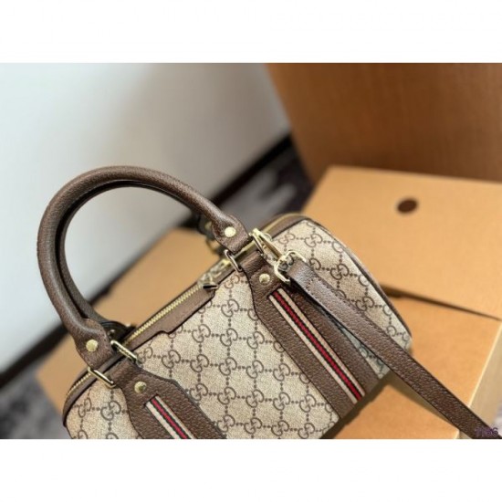 Finished with a sexy style 2024SS tote bag GUCCI Gucci Finished with a sexy style 2024SS tote bag GUCCI Gucci