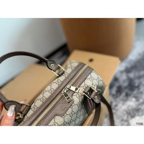 Finished with a sexy style 2024SS tote bag GUCCI Gucci Finished with a sexy style 2024SS tote bag GUCCI Gucci