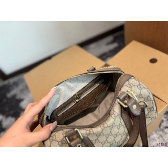 Finished with a sexy style 2024SS tote bag GUCCI Gucci Finished with a sexy style 2024SS tote bag GUCCI Gucci