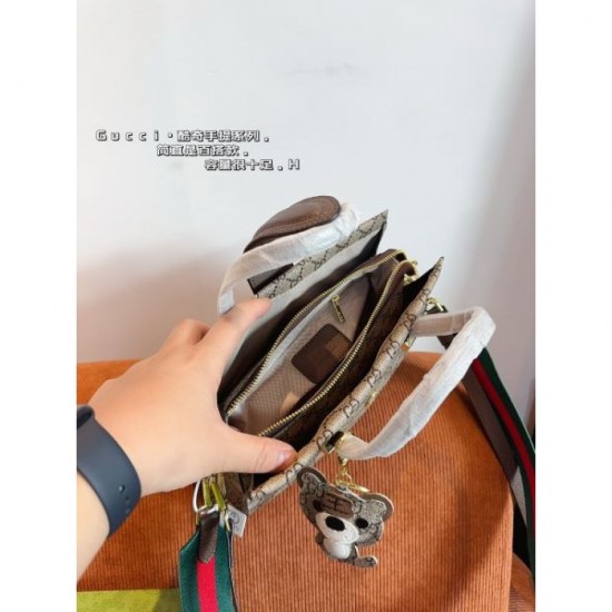 A loose style is completed 2024SS tote bag GUCCI Gucci A loose style is completed 2024SS tote bag GUCCI Gucci
