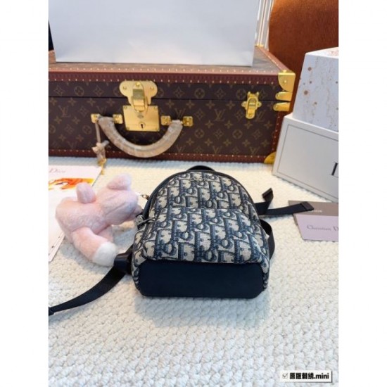 This summer is decided by this 2024SS backpack GUCCI Gucci This summer is decided by this 2024SS backpack GUCCI Gucci